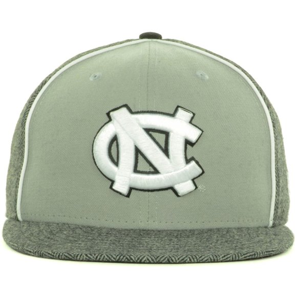 New Era UNC Tar Heels Herringbone Fitted Hat 7 1/4 main image 4